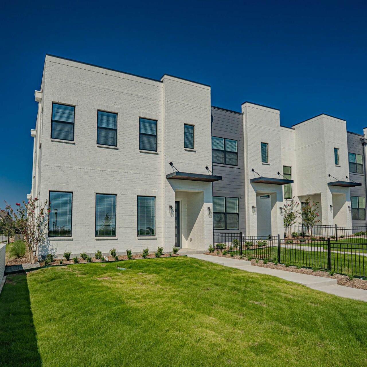 2154 Village Walk Pl 04